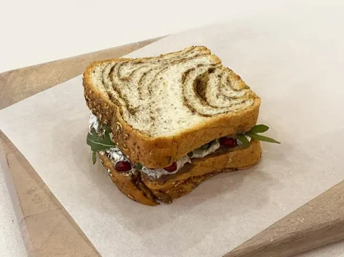 [SA04] Labna Zaatar Sandwich With Olive And Walnut Spread - Gluten Free